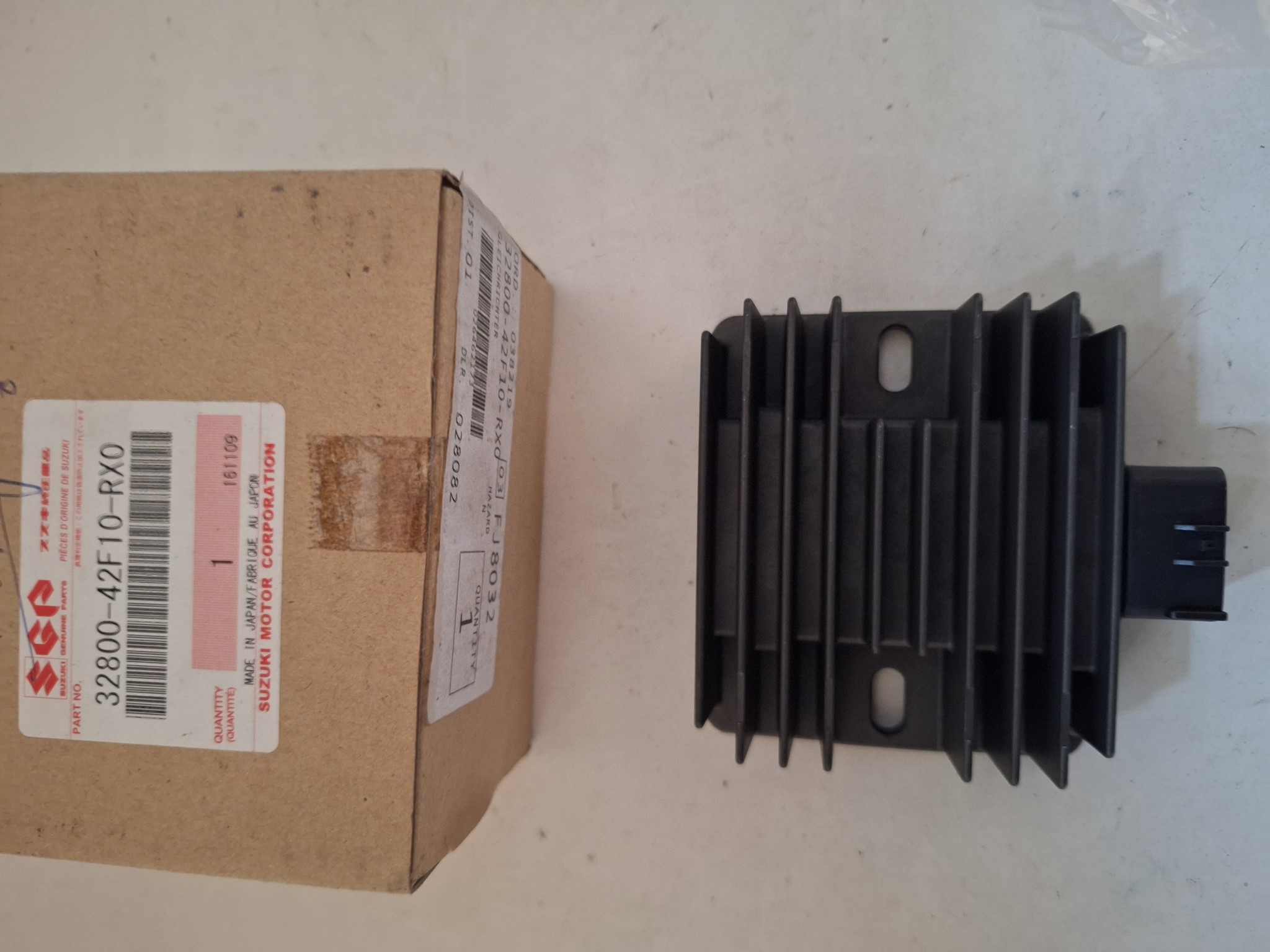 Picture of SUZUKI  GLEICHRICHTER  32800-42F10-RX0